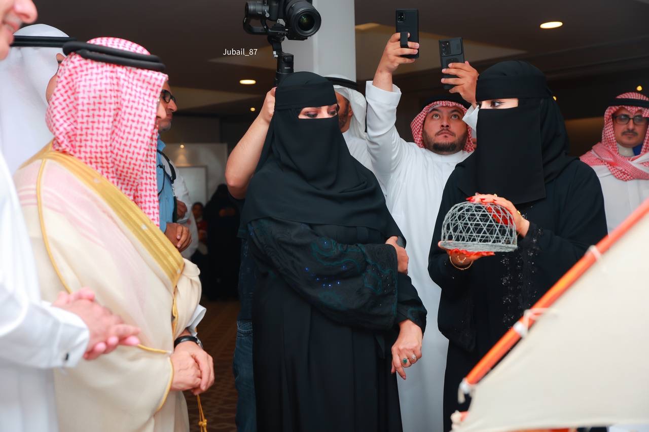 f27b8f43 4f25 45cb af0f 9b91a5984f2e